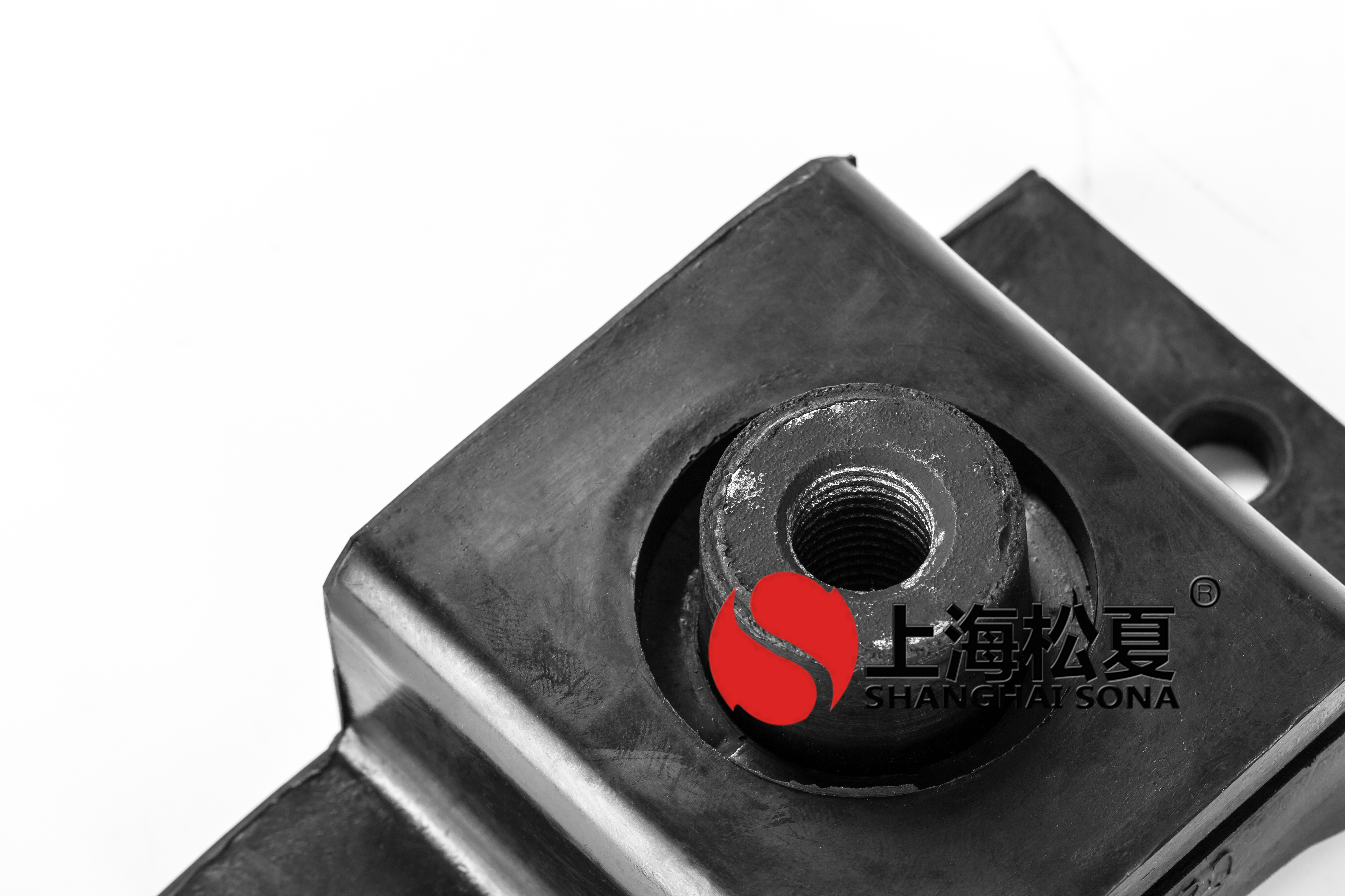 <a href='http://www.t3j5ln.cn' target='_blank'><u>橡膠減震器</u></a>細(xì)節(jié)處實(shí)拍圖